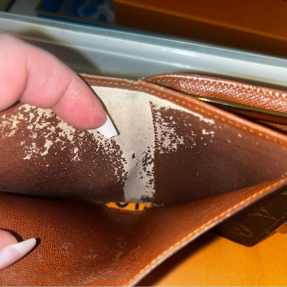 🍀 Louis Vuitton vintage monogram kiss lock wallet, GUC. - Picture 14 of 15